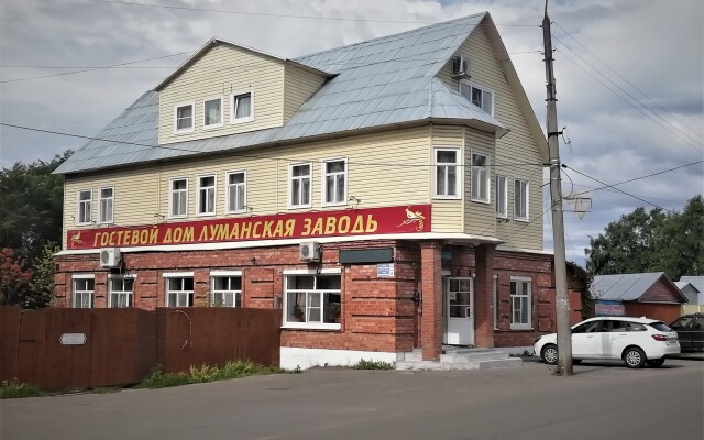 Lumanskaya Zavod Hotel