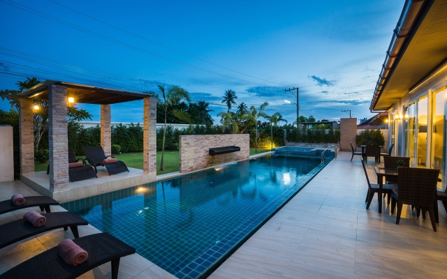 The Ville Jomtien Pool Villa