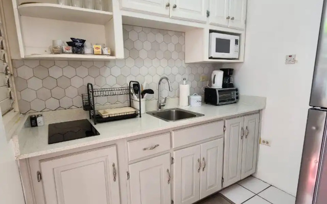 Chrisanns Beach Resort Apartments