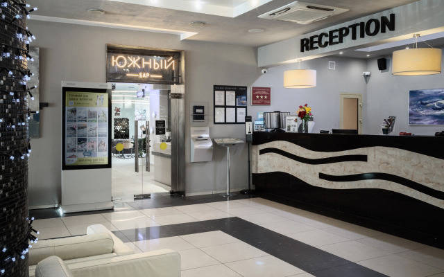 Отель Южный