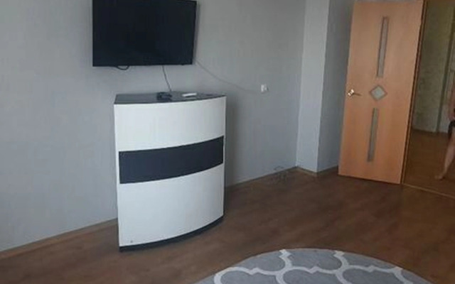 Na Ulitse Severnaya Zvezda 7/2 Flat