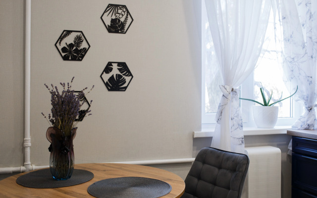 U Morya V Istoricheskom Tsentre Flat