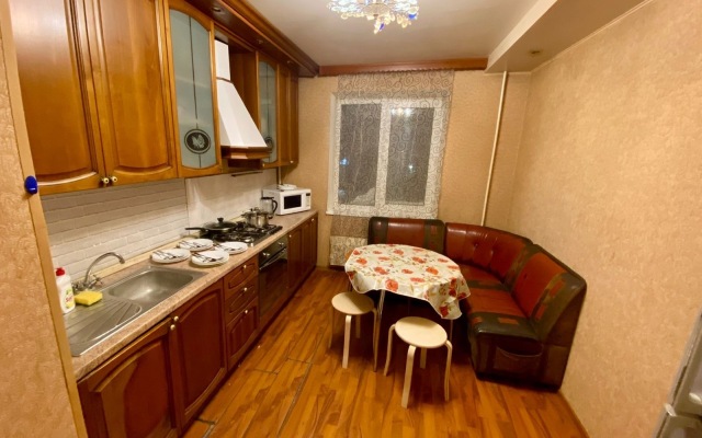Tryohkomnatnaya v Kalinince Flat