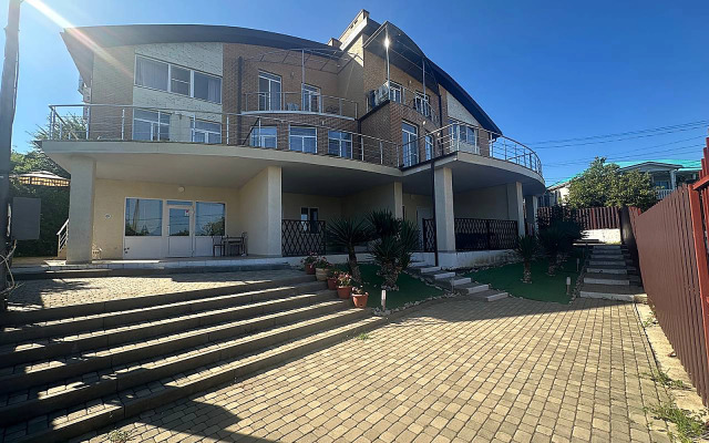 Leto Guest House