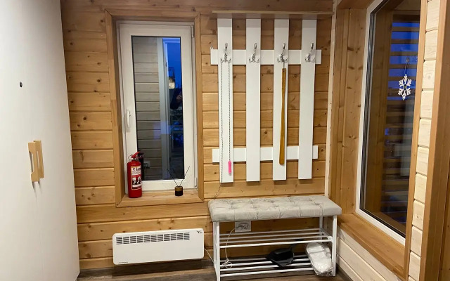 Частный дом комфортный со столом для пинг-понга и батутом