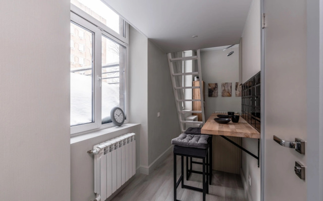 Апартаменты Улучшенные с Балконом Двухуровневые у метро Аэропорт 305