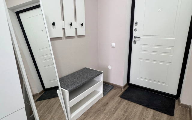 Sovremennaya Studiya V Novo Komarovo Flat