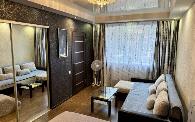 S sovremennym interyerom Flat