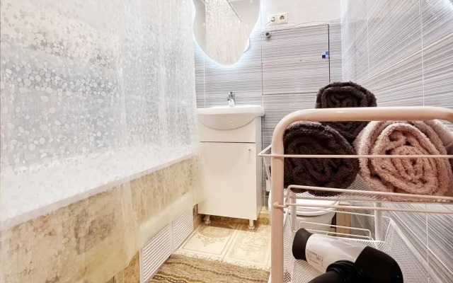 Prostornaya I Svetlaya Studiya Apartments