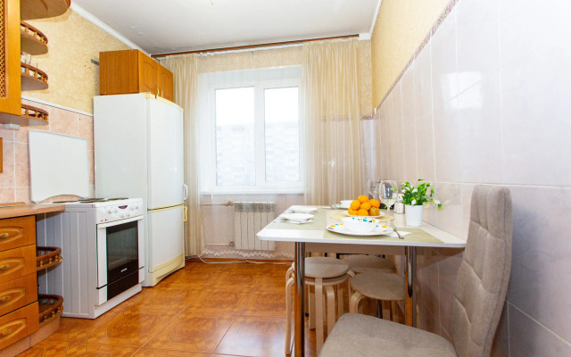 Komfortnaya Chetyrekhkomnatnaya Kvartira V Tsentre Novosibirska Flat