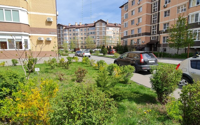 Na ulice Truzhenikov 39/3s2 Apartments