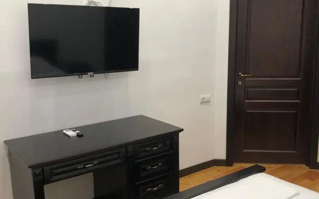 Uyutnaya Kvartira v Tsentre Goroda Flat