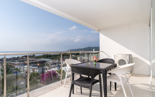 Ocean view condo in Sunset Plaza Apartments