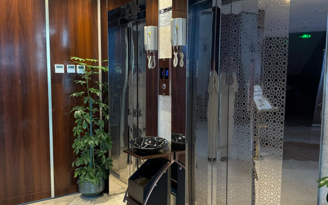 Al-Ufq Suites Hotel