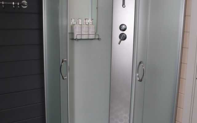 Частный дом Двухэтажный барнхаус с видом на горы