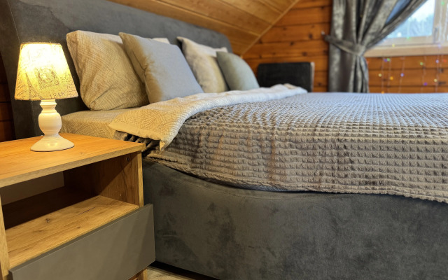 Uyutny Derevyanny Domik U Reki Private House