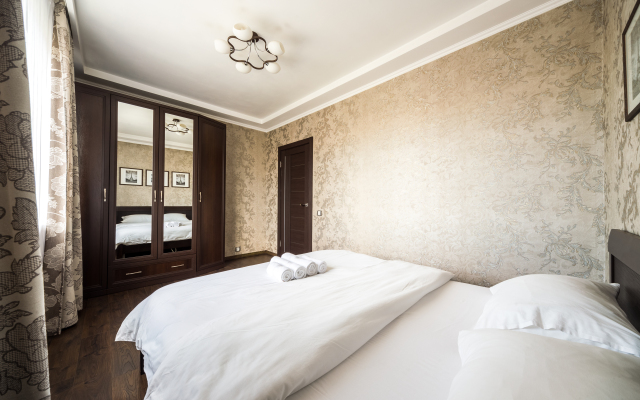 Квартира Тёплая солнечная возле БЦ Первая Башня