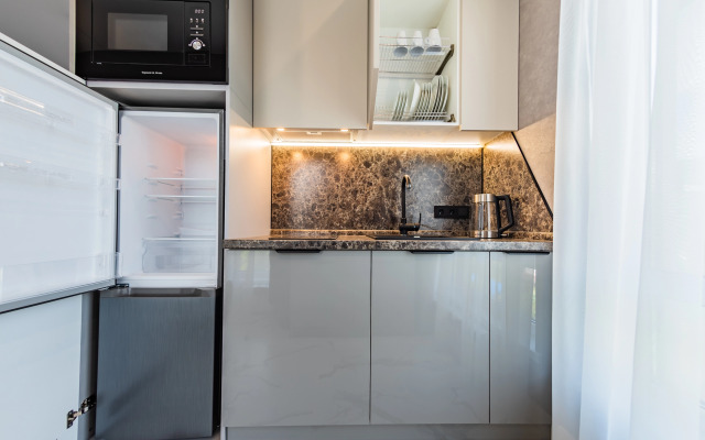 Trekhmestnaya Studiya S Basseynom I Vidom Na Gory Apartments