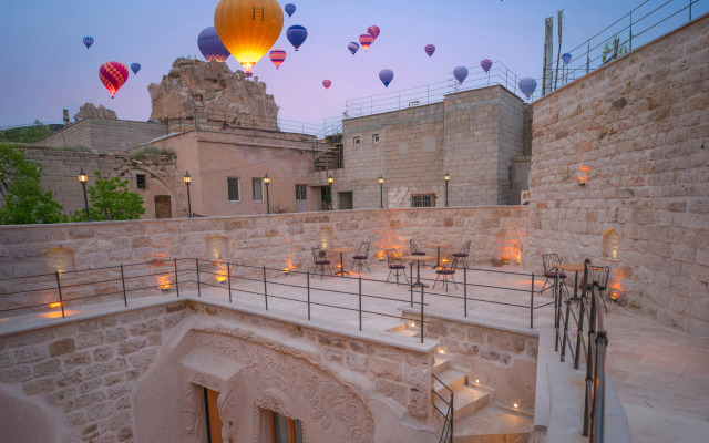 Memories Cave House Hotel