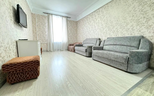 Квартира Трехкомнатная в Центре на Весенней напротив Драмтеатра