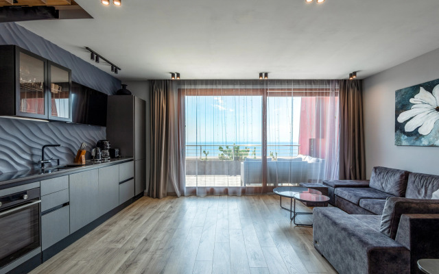 Апартаменты 175  двухуровневые с видом на море