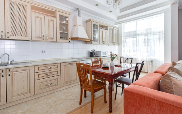 V Zolotom Kvadrate Apartments