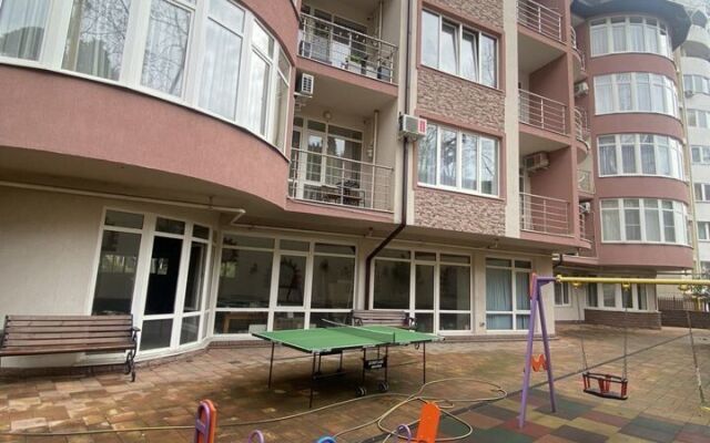 V Pereulke Rakhmaninova 49/15 Apartments