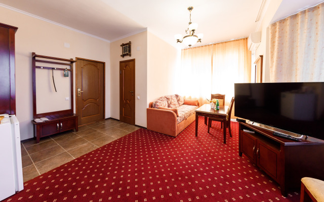 Uyut Tamani Hotel