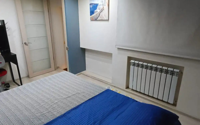 Dvukhurovnevaya V Tsentre Yalty Flat