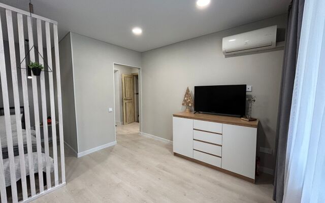 Na Prospekte Oktyabrya Ost. Bulvar Slavy Flat