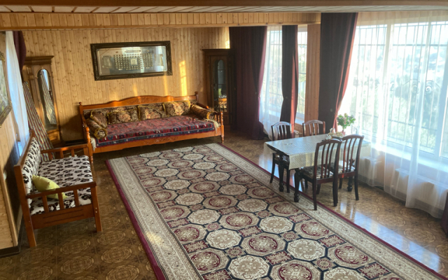 Частный дом у Подножья Горы Тарки