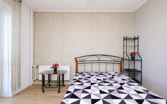 Kvartirka-Nsk Na Ul. Startovaya 1 Flat