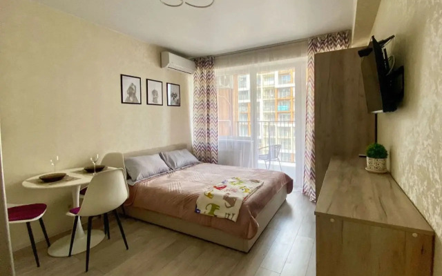 V Tikhom Rayone, Blizko K Moryu Flat