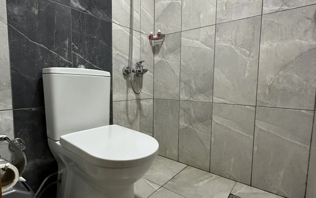 Отель Tree House