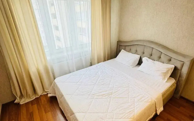 Апартаменты двухкомнатные с балконом на Щорса 105