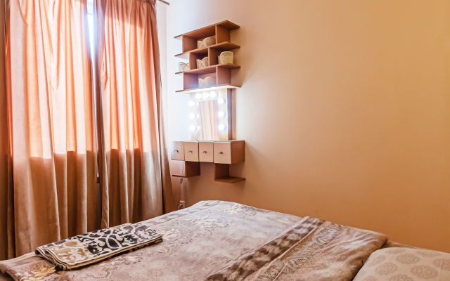 2-K Kvartira Na Lukacheva 4 Apartments