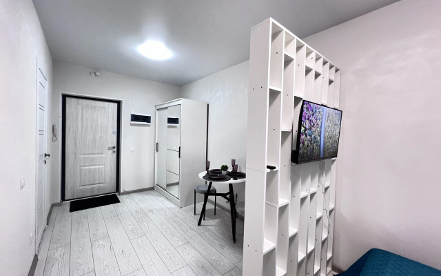 S Novym Sovremennym Remontom Flat