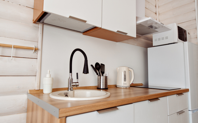 Частный дом у реки