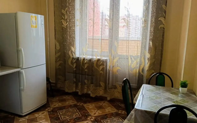 Апартаменты Квартира AlexHome РП Свердловский Молодежная 1