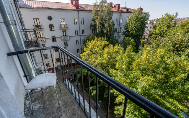 Na Nezavisimosti Okolo Tsuma Apartments