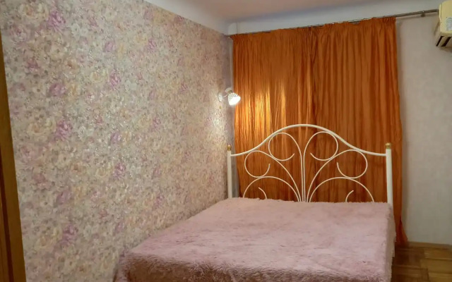 V Samom Tsentre Yalty Flat