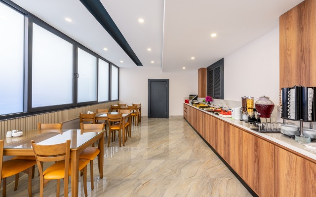 Lemon Hotel
