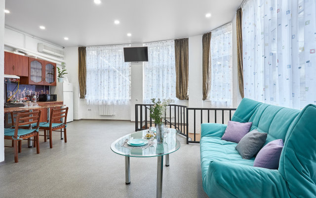 Happiness Live in the center of Sevastopol Apartment