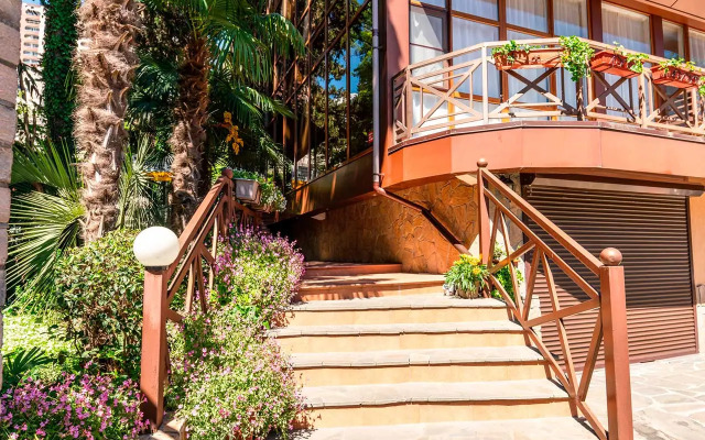 Green Club Hotel