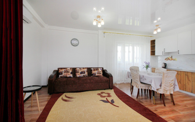 294 Raduzhny Bereg Flat
