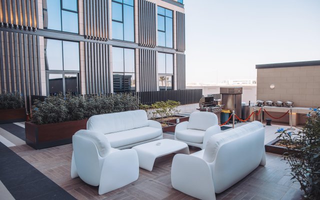 Staybridge Suites Dubai al-Maktoum Airport, an IHG Hotel