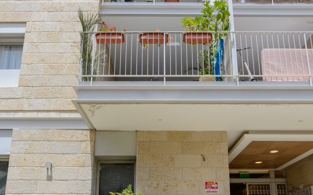 Design & Veranda Near Old City By Feelhome Apartments