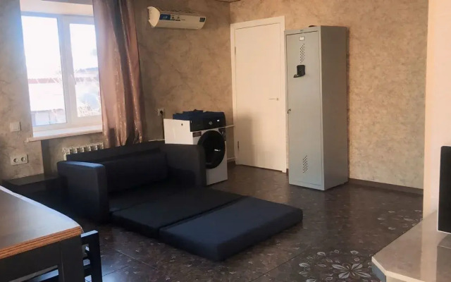 Na Prospekte Oktyabrya 40a Flat