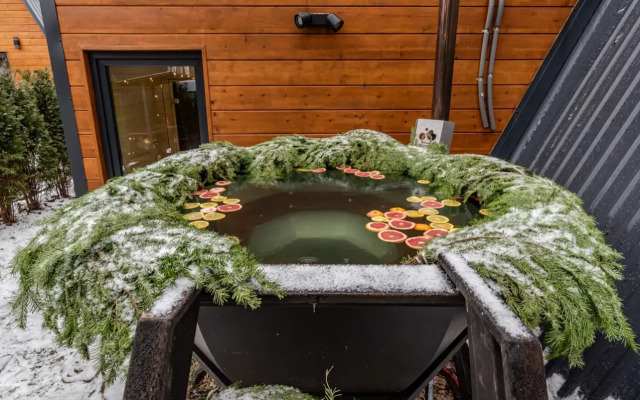 Частный дом Увеличенный А-фрейм Сад с баней и чаном