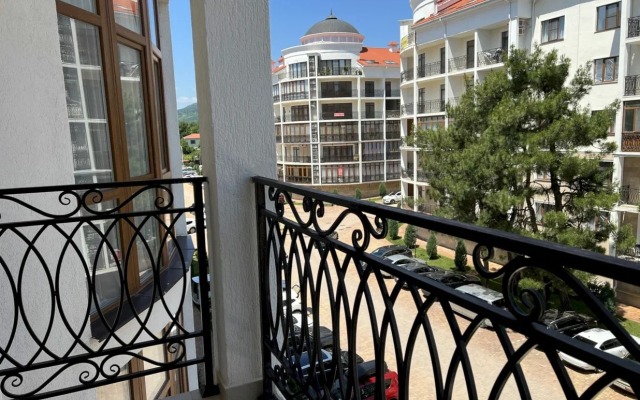 336 Na Mira Apartments